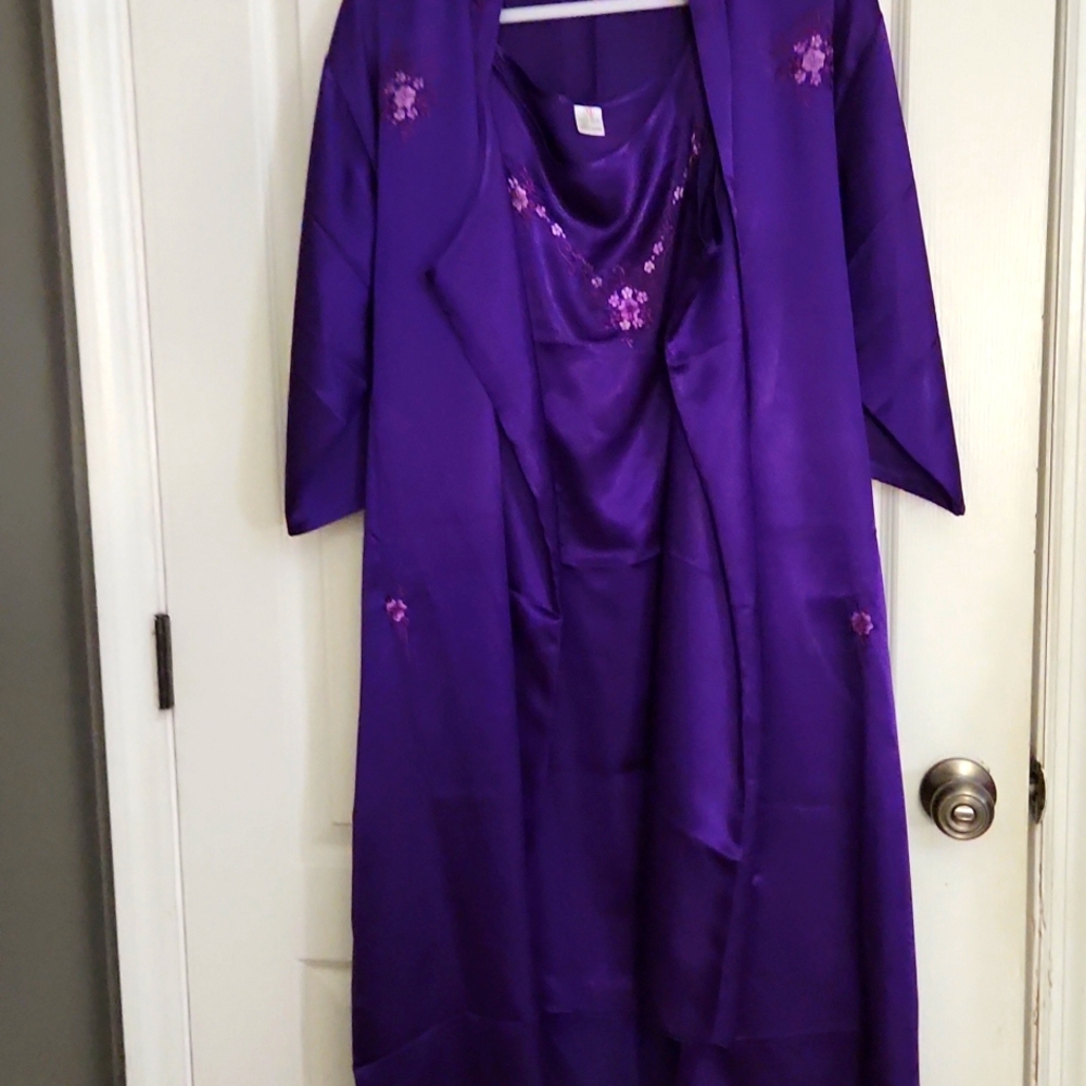 100% Silk Night gown and robe XL